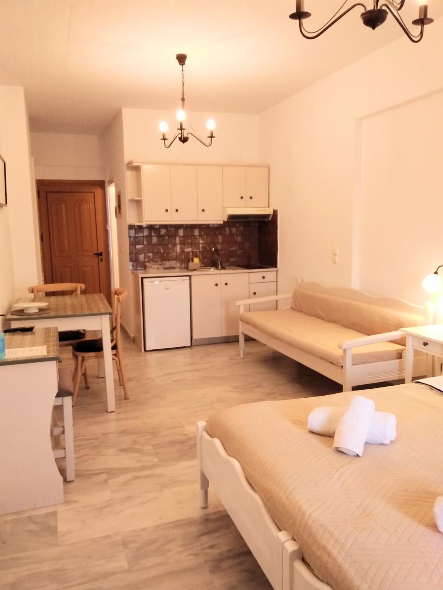Idomeneas Apartments Sougia Rum bild